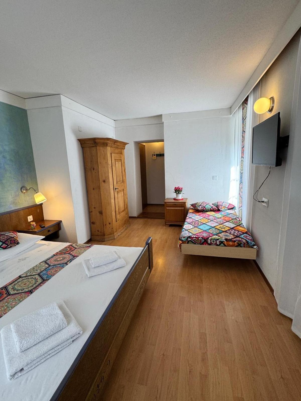 Hotel Post Cunter Biancardi Savognin Bagian luar foto
